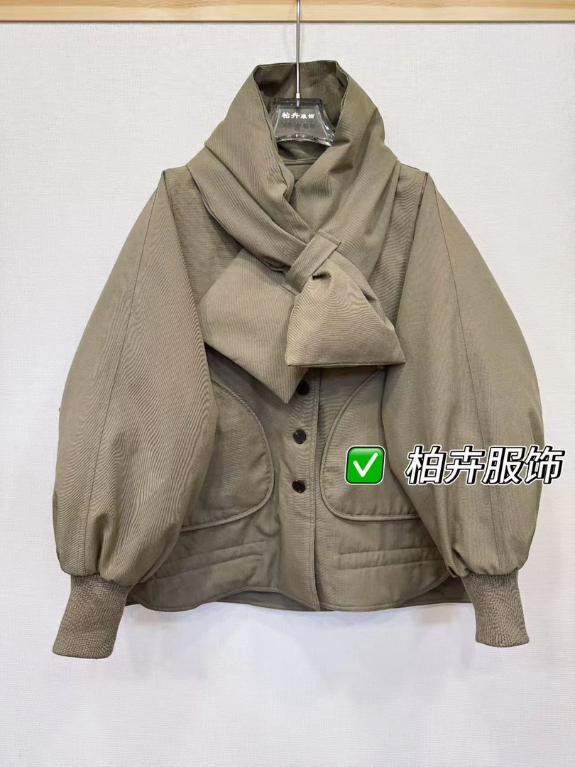 【柏卉服饰】圆领带围巾鸭绒服