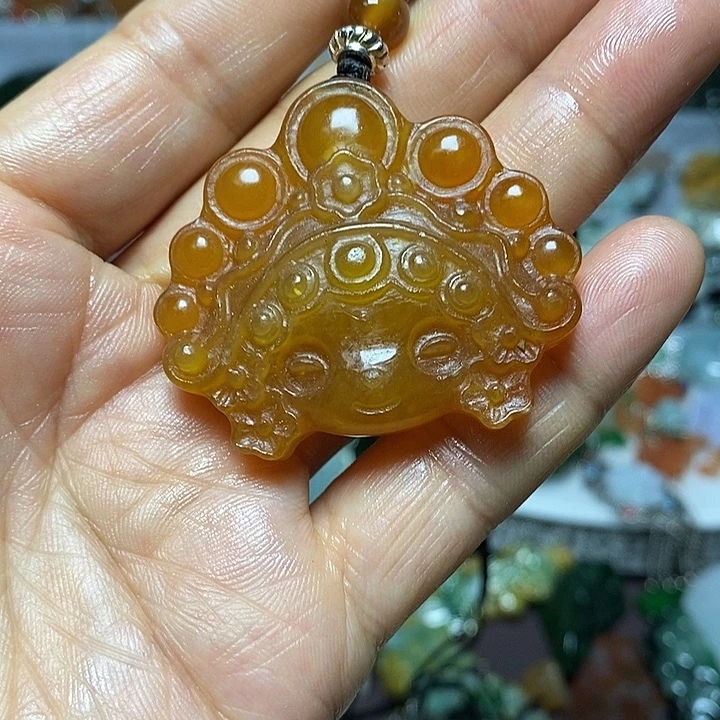 翡翠未镶嵌吊坠(赠链)