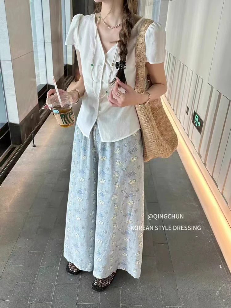 设计感v领时尚套装女2025夏季新款洋气减龄显瘦碎花阔腿裤两件套