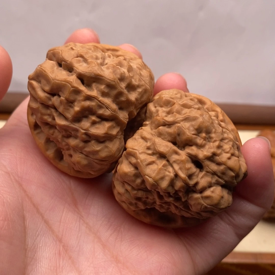 【闪购商品】把件文玩核桃边43左右