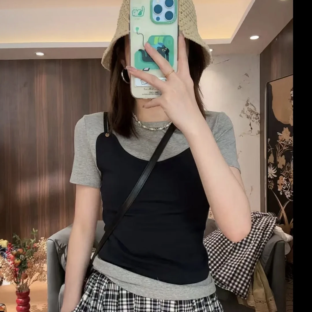撞色吊带假两件短袖t恤女2025夏季新款韩版修身显瘦短款上衣