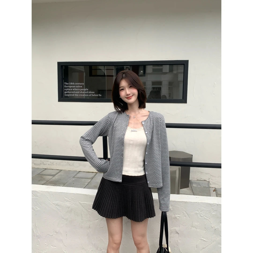 欧阳喜《甜野序章》开衫两件套长袖针织衫女叠穿新款蕾丝花边吊带