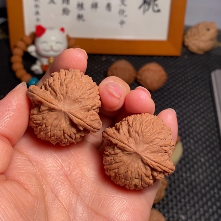 文玩核桃把件37红豆