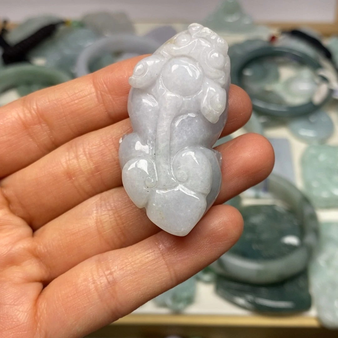 翡翠颈饰未镶嵌貔貅