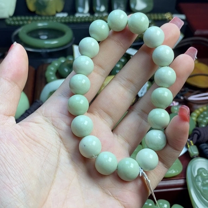 九***卦未镶嵌手串岫岩河磨玉（透闪石质玉）