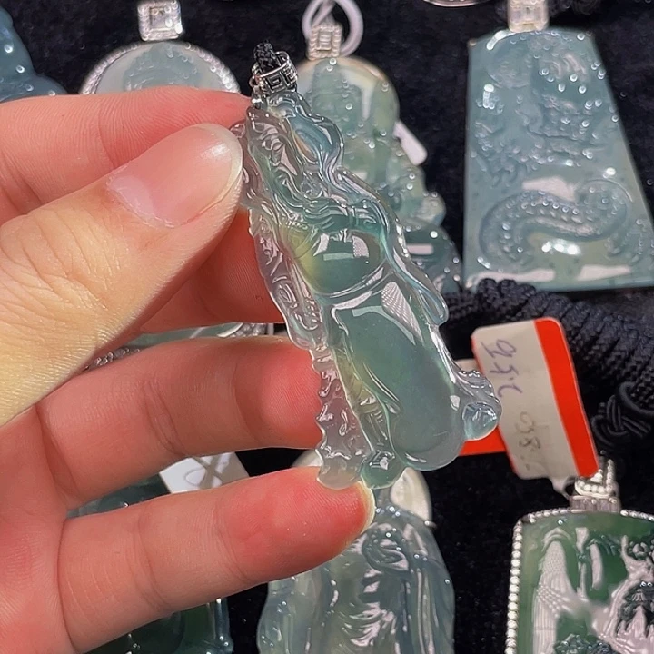 翡翠颈饰18K金镶嵌5，