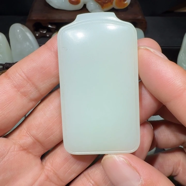 颈饰未镶嵌和田玉河**狮