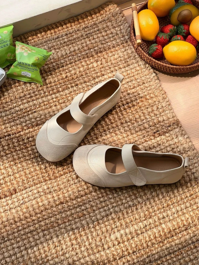 舒适它承包了~！柔软舒适真皮玛丽珍休闲鞋魔术贴平底单鞋6831/A2