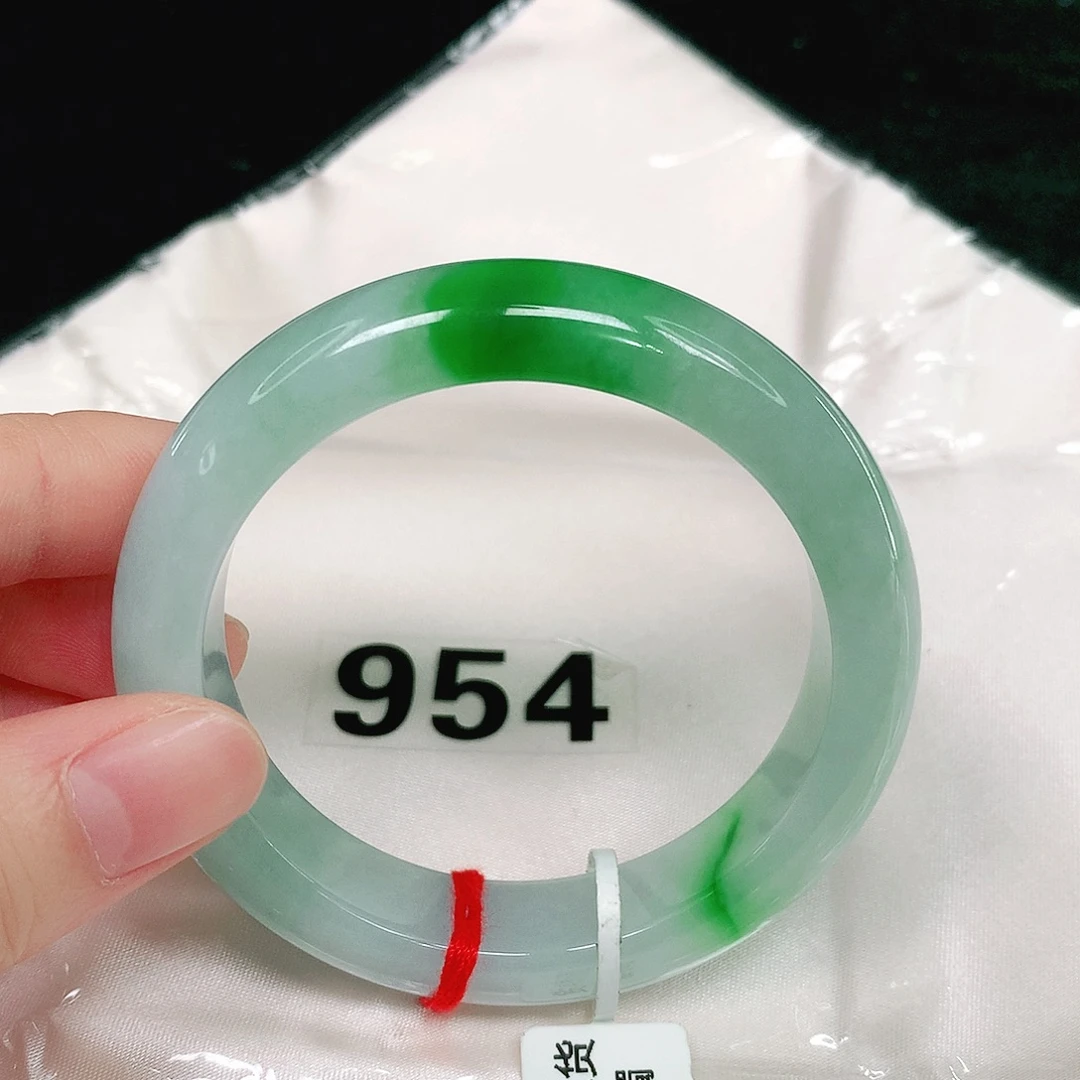 翡翠手镯未镶嵌翡翠手镯正圈