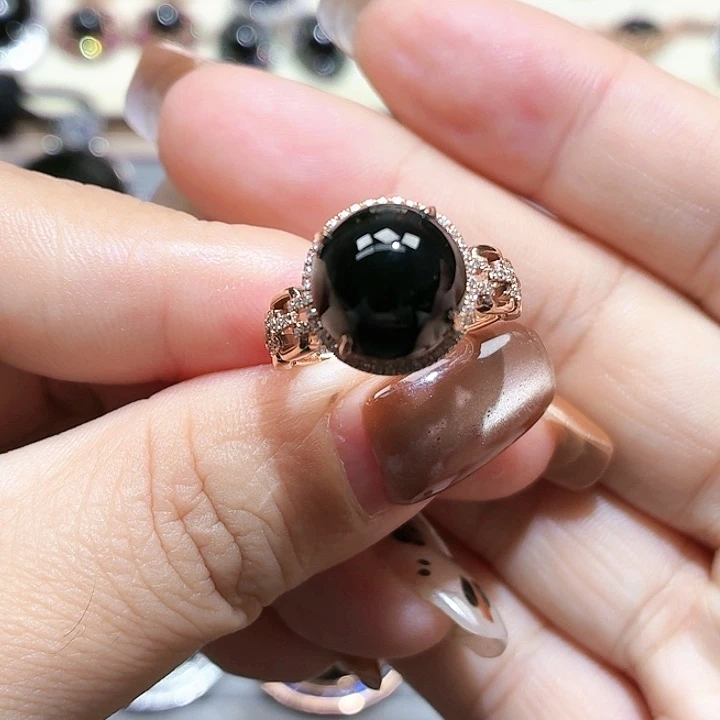 翡翠18K金镶嵌戒指