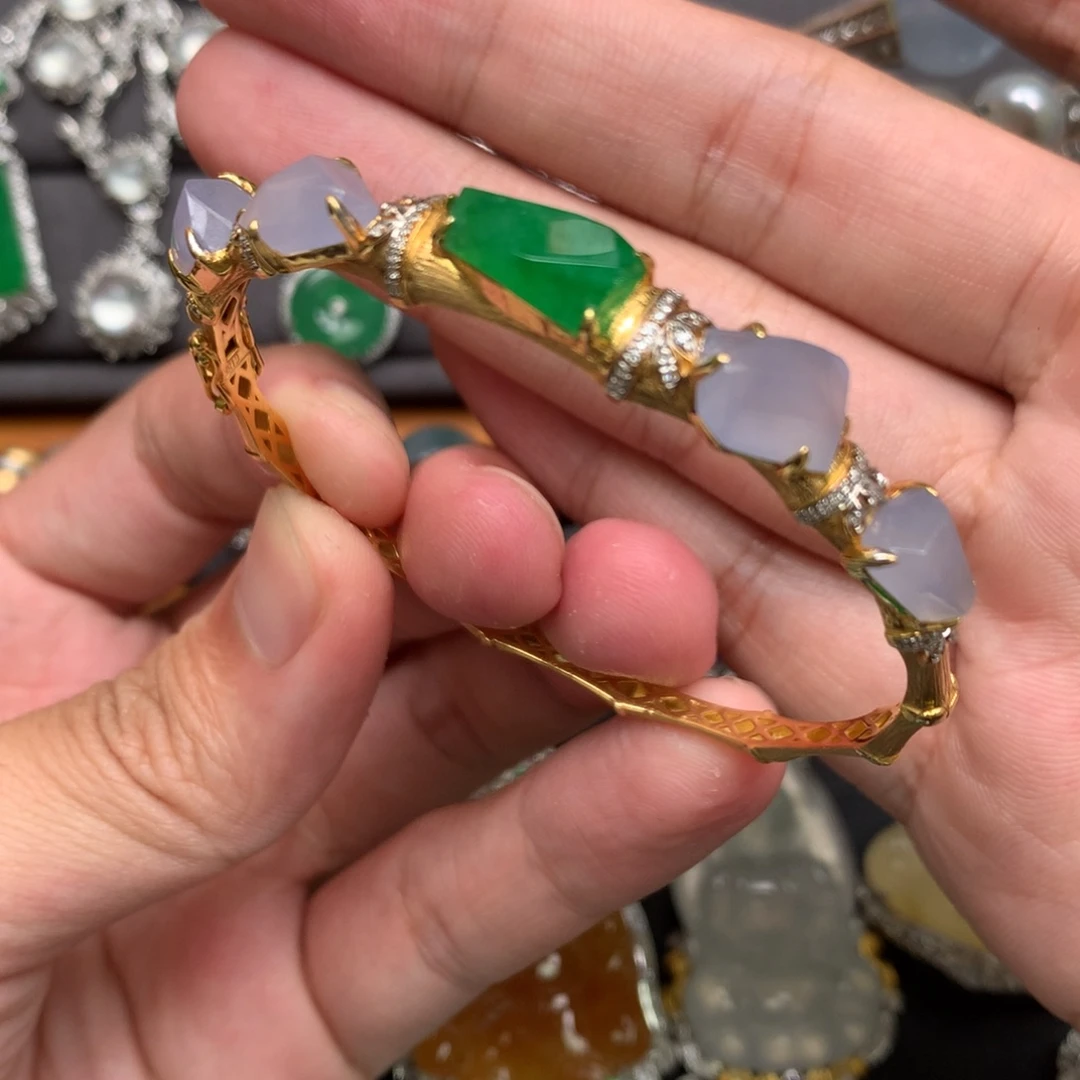 翡翠18K金镶嵌手镯