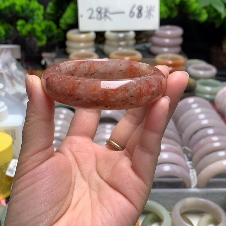 石英质玉（佘太翠）未镶嵌手镯56.6