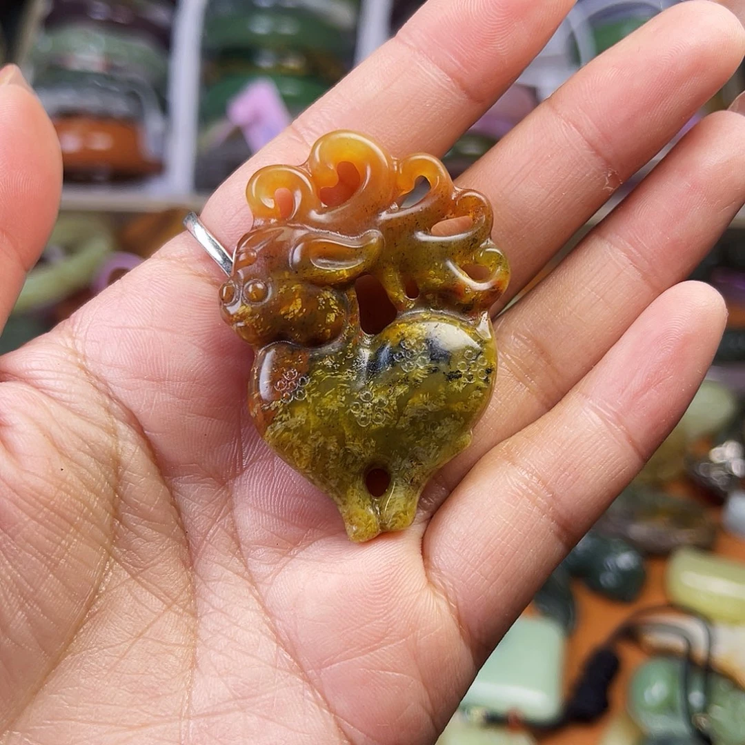 未镶嵌蛇纹石玉颈饰