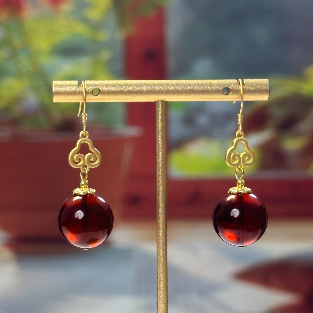 小东珠宝-缅甸血珀15+圆珠耳环耳坠时尚气质精美精致耳勾红色百搭