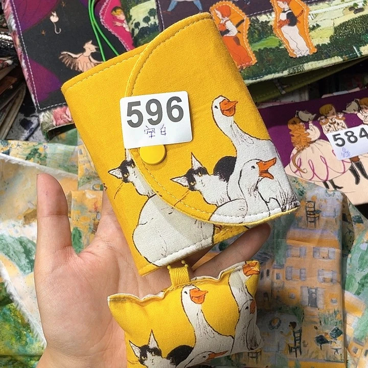 织绣白*m5活页加空白纸➕小枕头596。