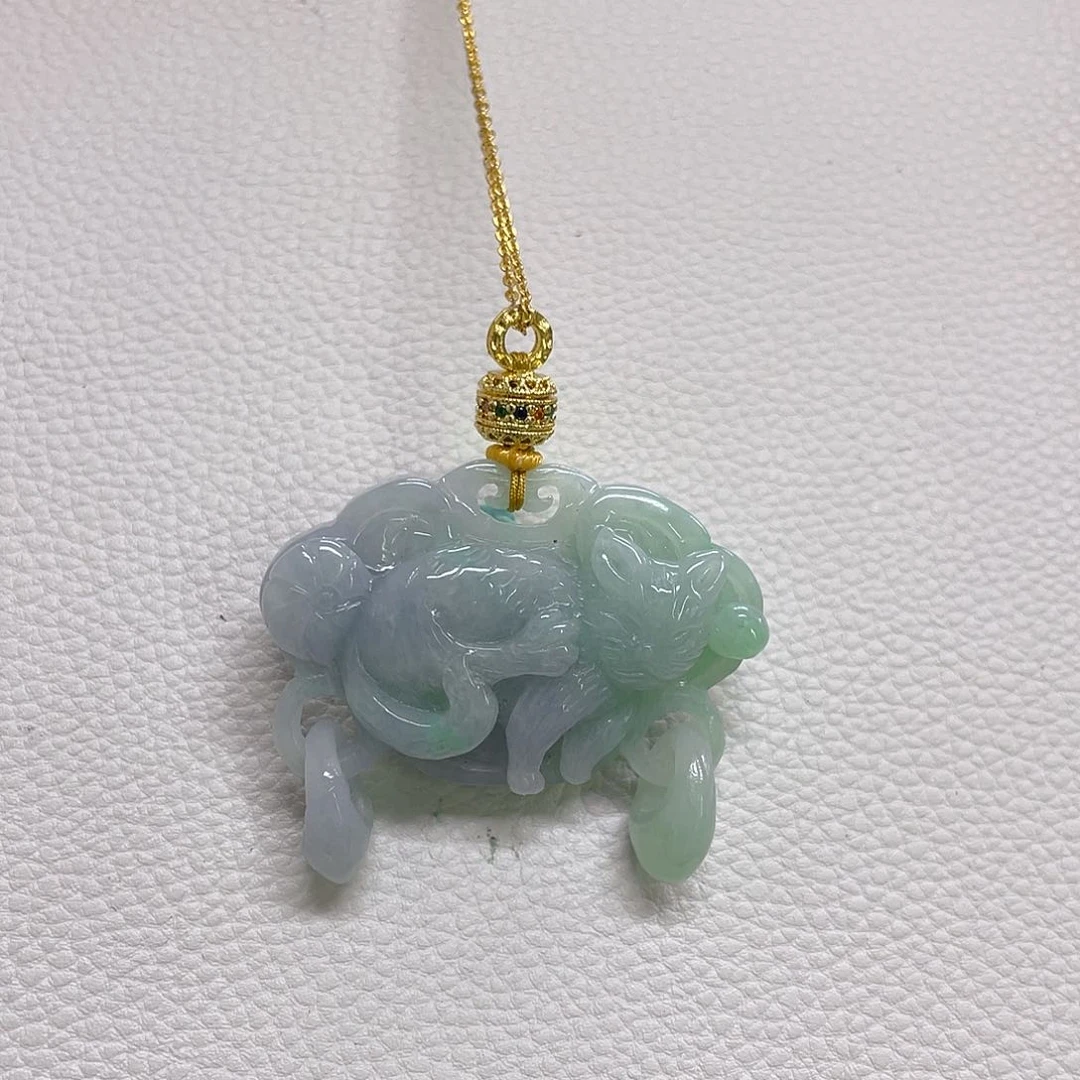 翡翠未镶嵌颈饰猫锁
