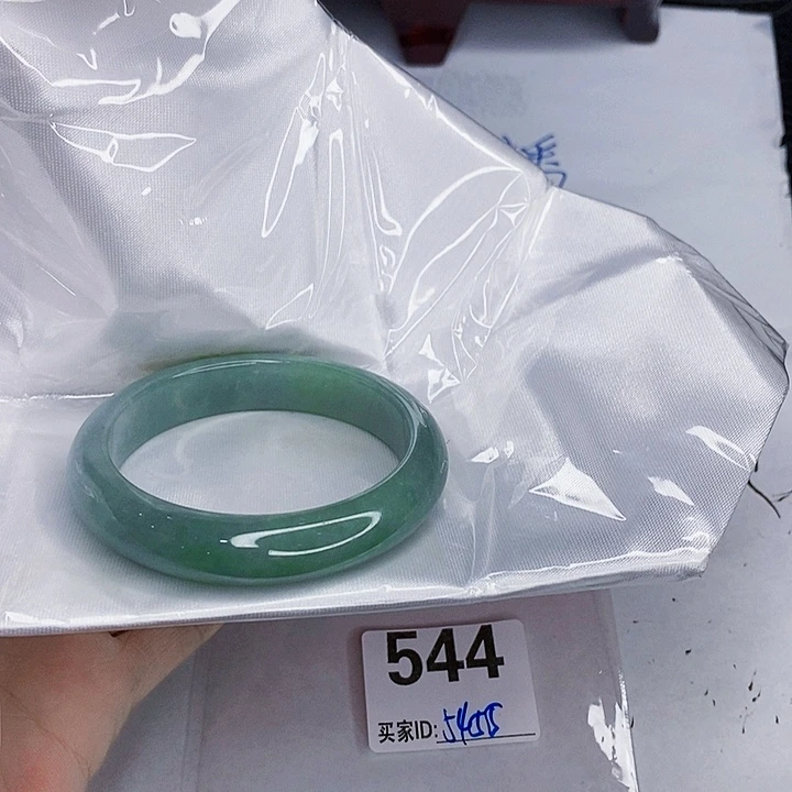 翡翠未镶嵌手镯一图一物实物为准（微瑕处理）