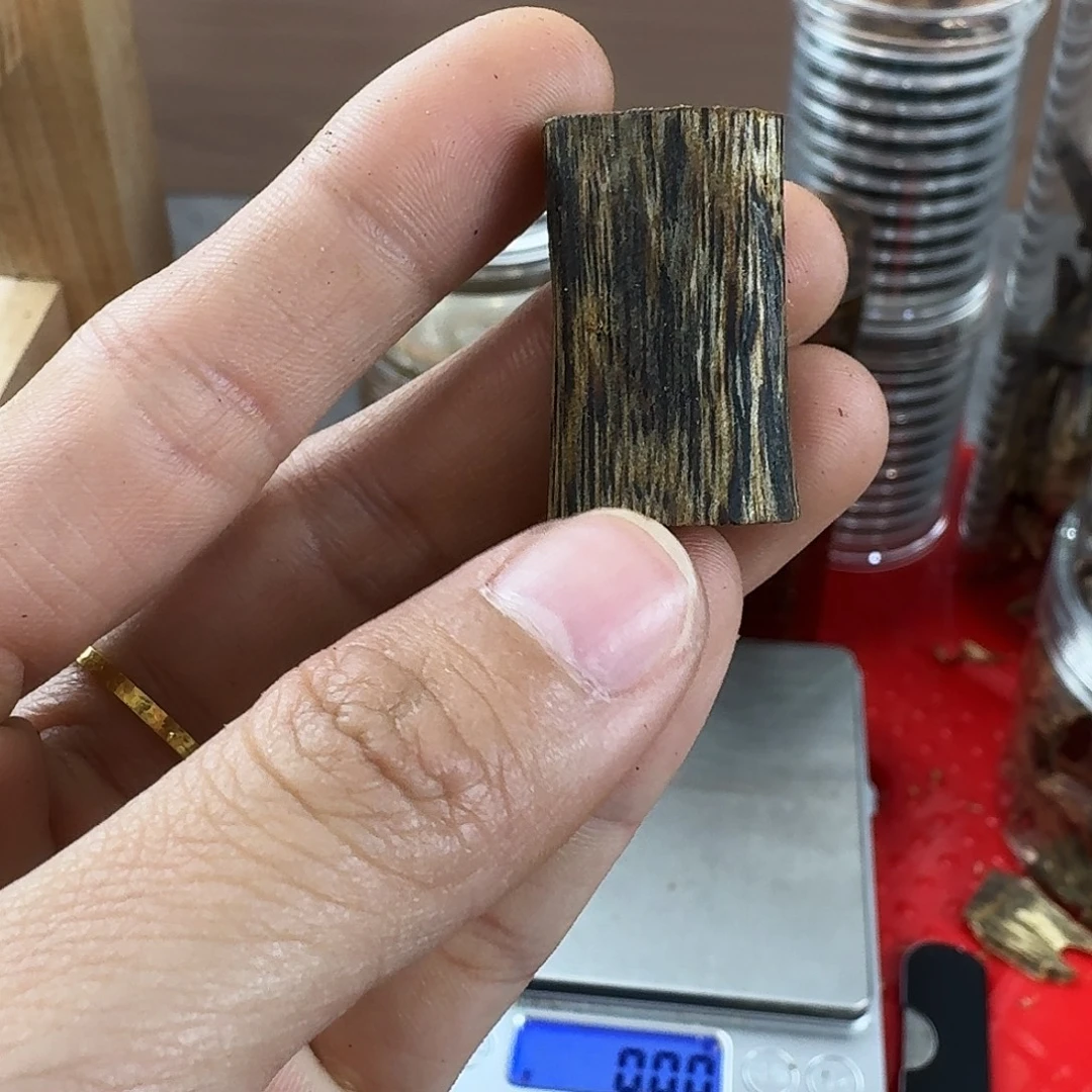 香料绿奇楠无事牌3克