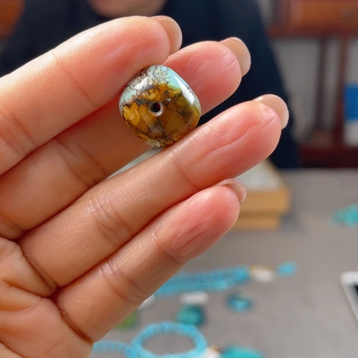 绿松石未镶嵌珠宝奇石