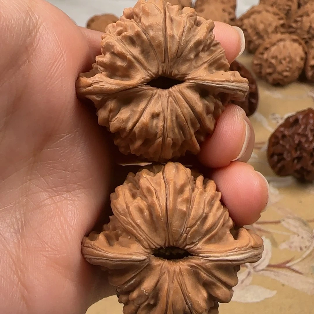 文玩核桃吊坠秦皇楼40-19