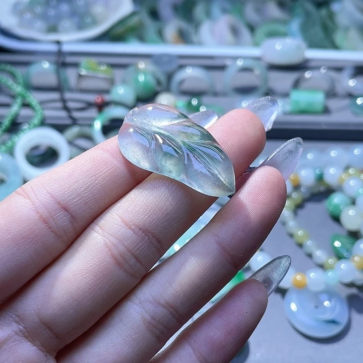 翡翠挂件未镶嵌果***n翡翠