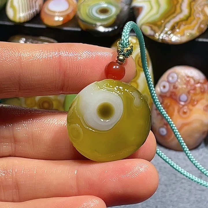 玛瑙/玉髓未镶嵌珠宝奇石
