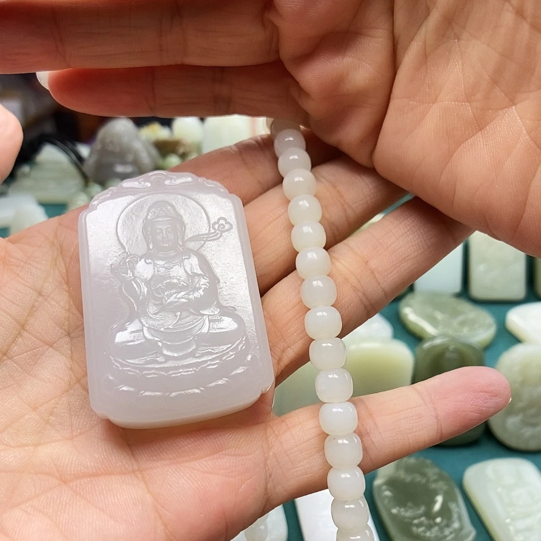 陶***哥颈饰未镶嵌和田玉