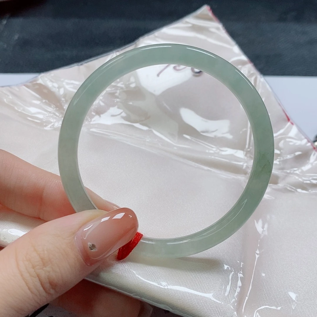 【闪购商品】未镶嵌手镯（圆镯）翡翠555号