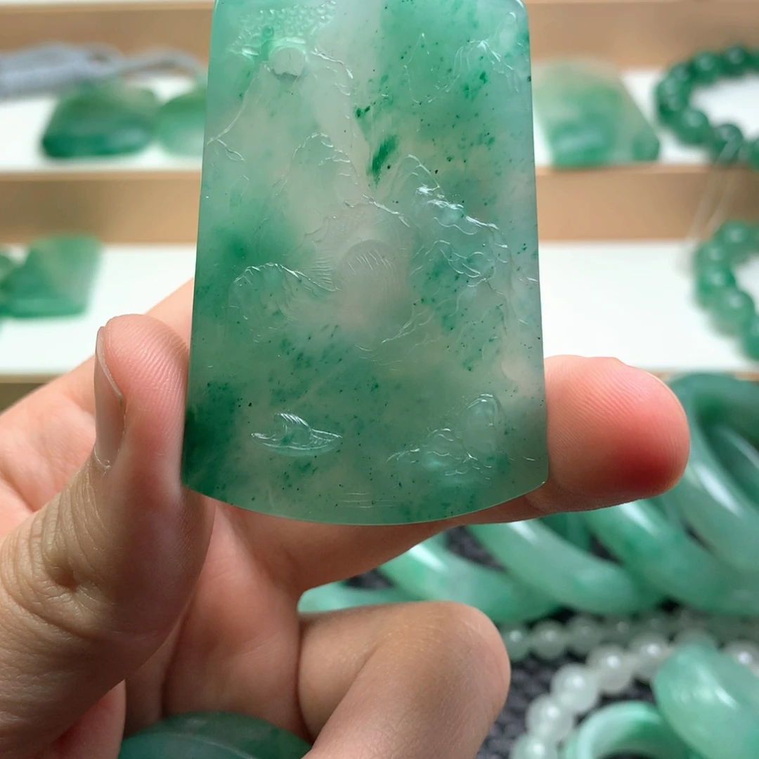 石英质玉吊坠(赠链)未镶嵌兔****茄