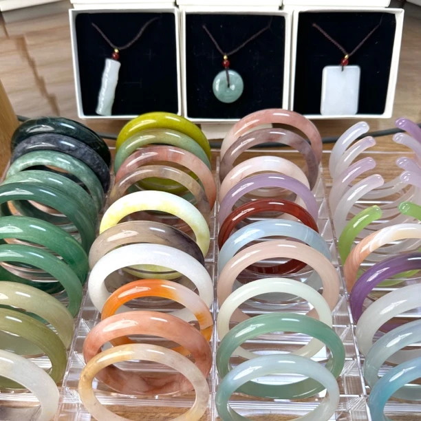 天然玉镯【拆六选三】no退no换 付款后不支持退款（介意慎拍）