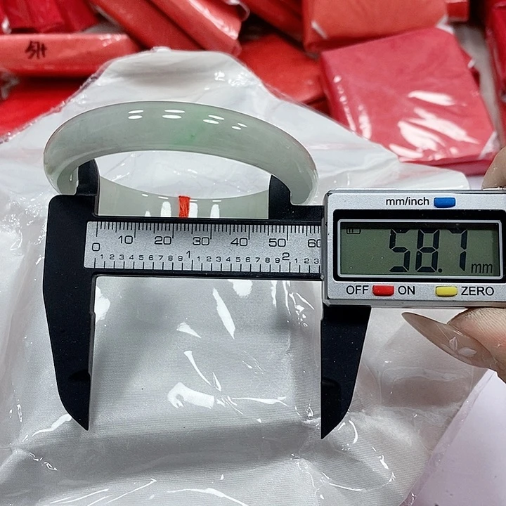 翡翠手镯未镶嵌23