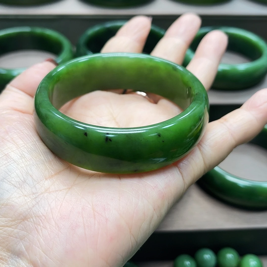 和田玉（碧玉）未镶嵌手镯