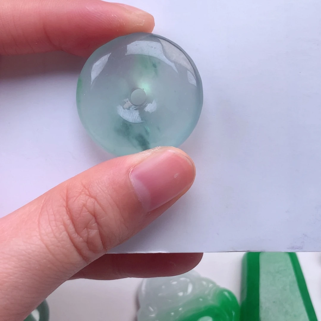 天然的缅料a货吊坠挂件