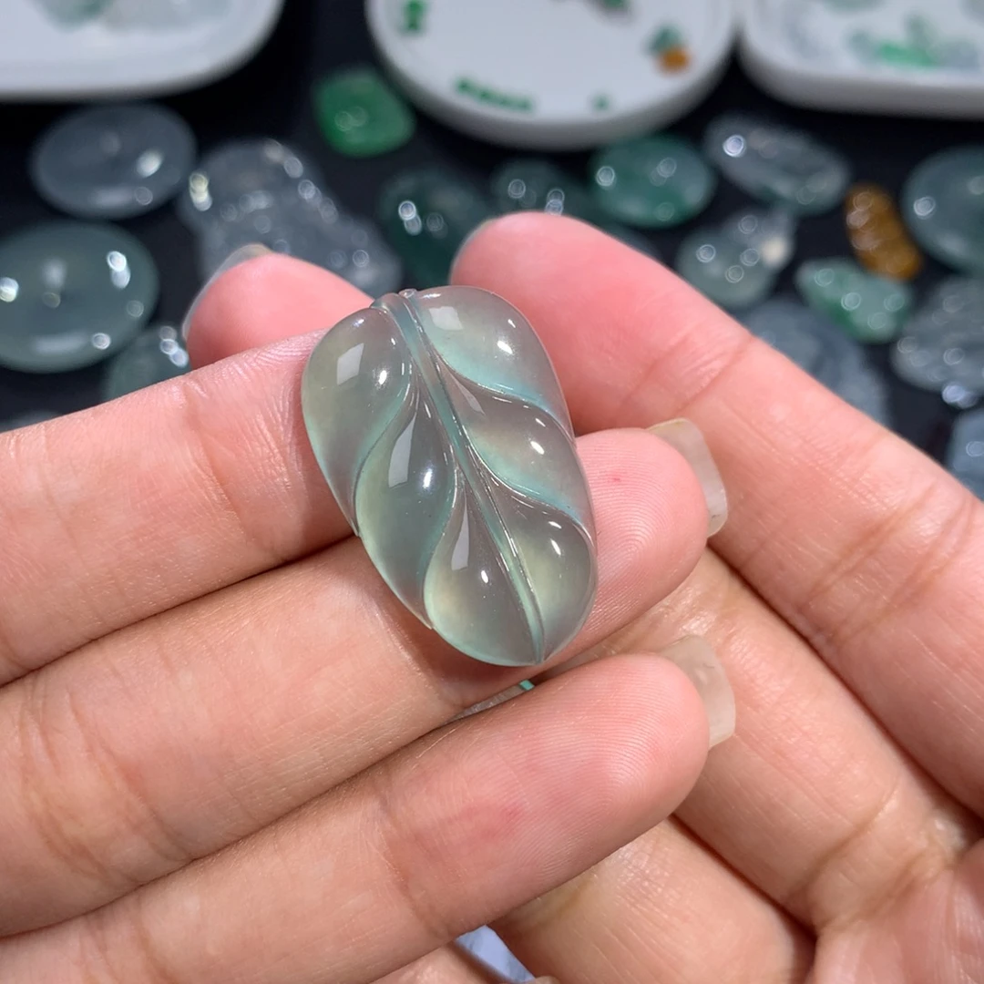 翡翠裸石未镶嵌湖水绿冰叶子