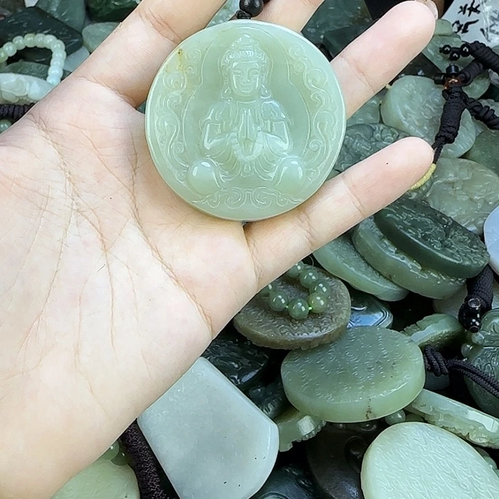 和田玉未镶嵌颈饰