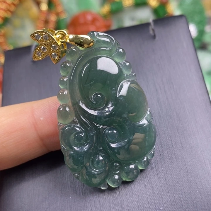 翡翠未镶嵌吊坠(赠链)