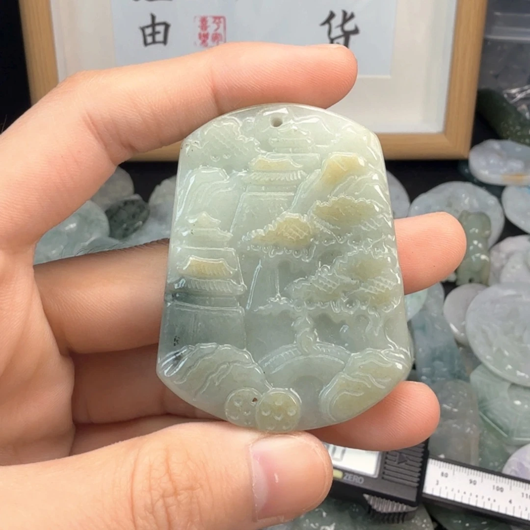 翡翠挂件未镶嵌翡翠
