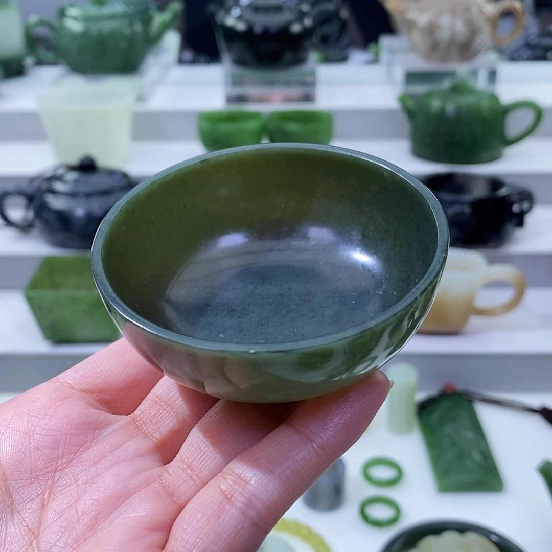 和田玉未镶嵌挂件杯子