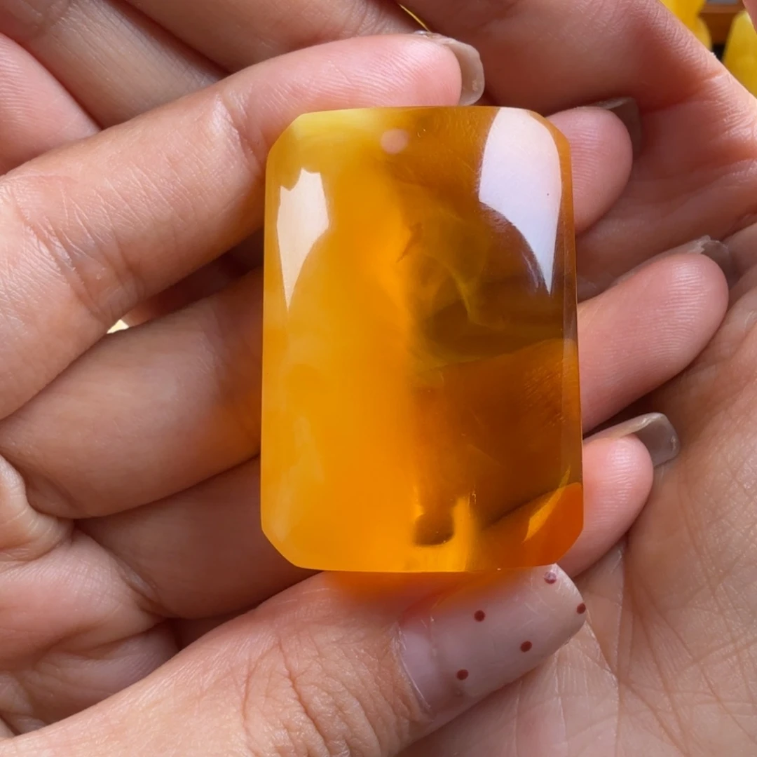 琥珀未镶嵌颈饰纯天然琥珀蜜蜡无优化