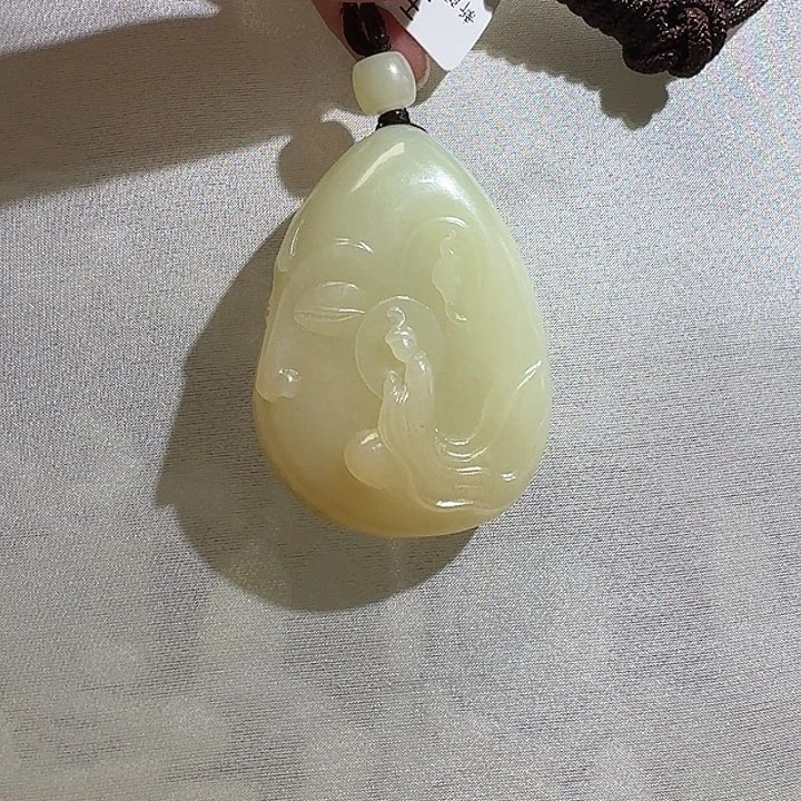 和田玉颈饰未镶嵌?****y若羌黄口57g