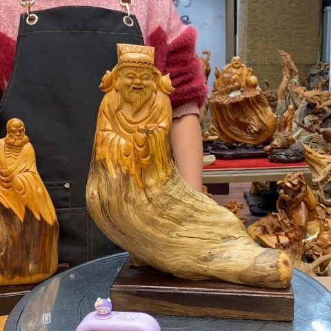 柏木（崖柏）?****?太行崖柏根雕