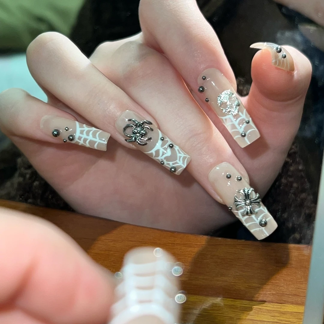 【22孤品】两单包邮^海拉尔纯手工穿戴甲默认微瑕 直播间链接 no退