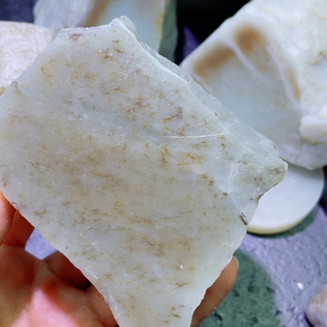 和田玉未镶嵌珠宝半成品