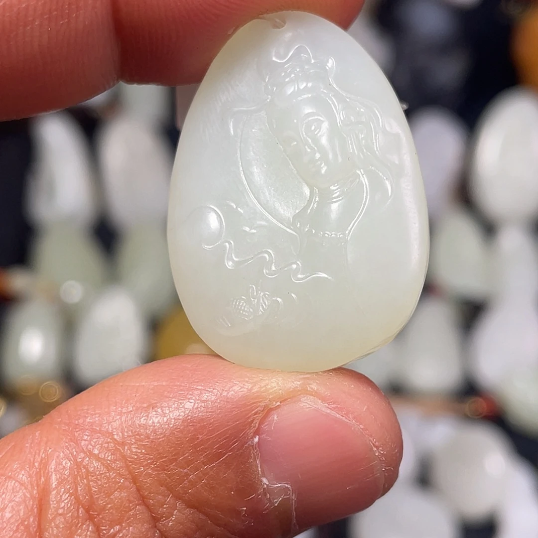 和田玉未镶嵌颈饰吊坠