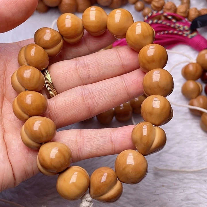 吊坠猴头核桃小***忙16d g h j j