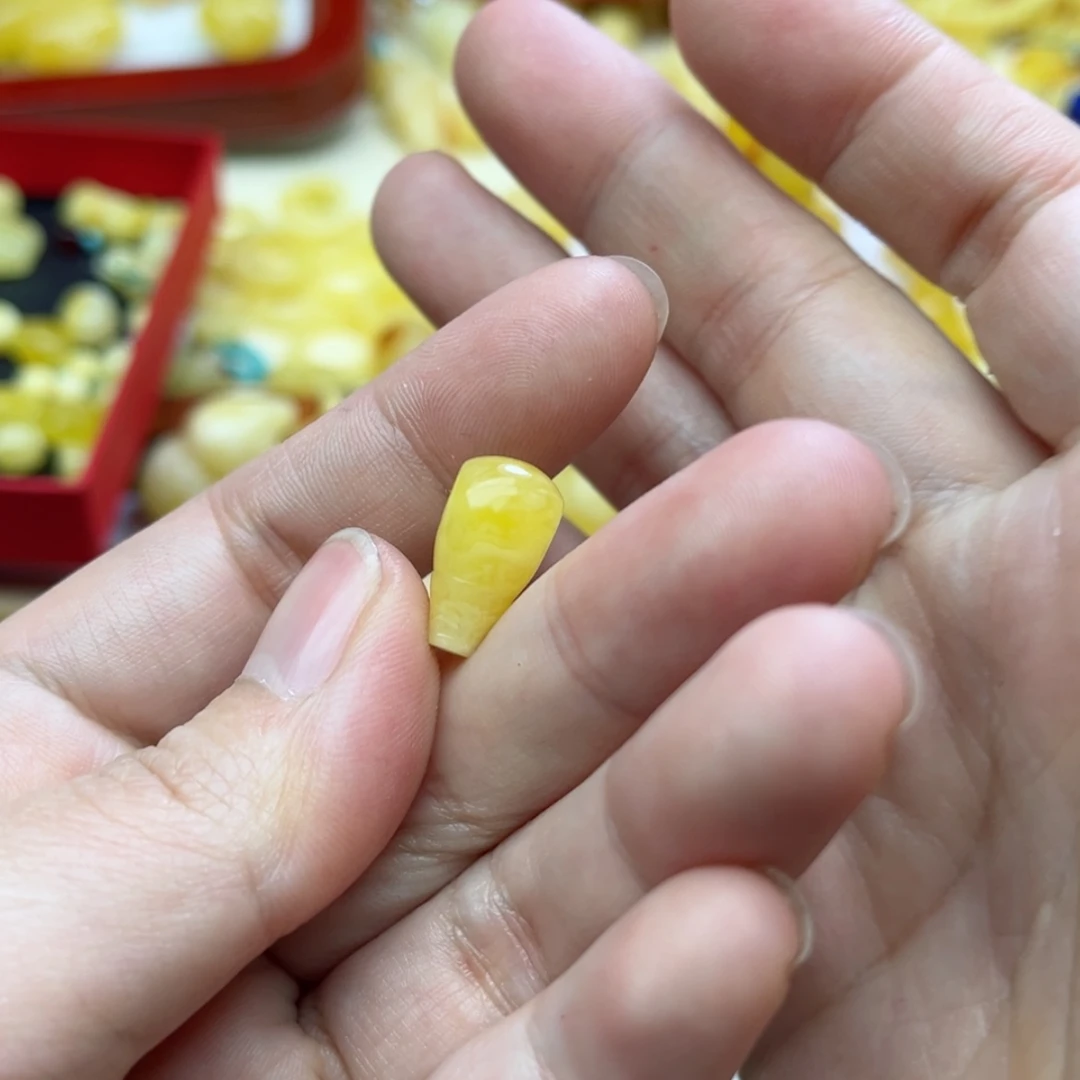 【闪购商品】蜜蜡裸石未镶嵌配饰