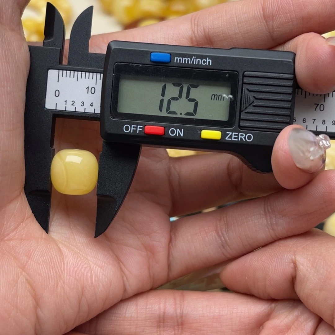 御***哟琥珀未镶嵌裸石蜜蜡墩子静