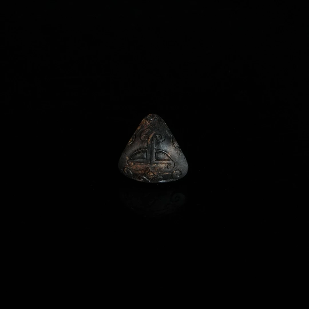 DY-C667 达拉干黑油沉水沉香吊坠 2.5x2.5x1.3cm 5.1g