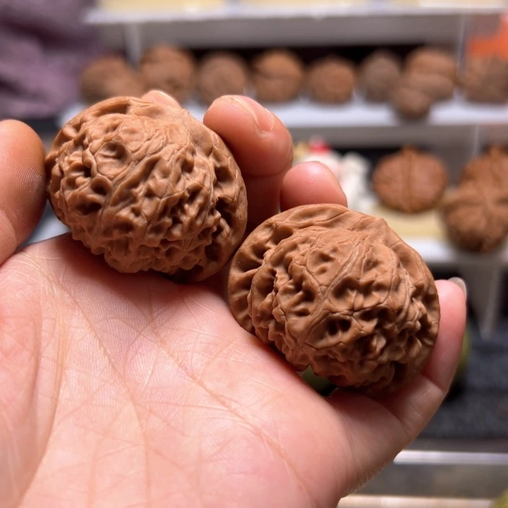 文玩核桃把件宫灯