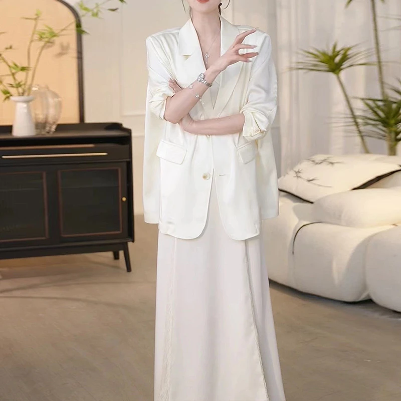 胖mm高级感薄款后背开叉仿醋酸缎面西装连衣裙女2025夏款休闲套装